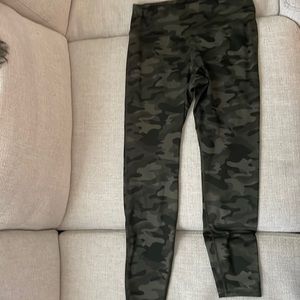 Camo leggings